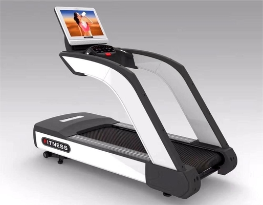 Logotipo personalizado disponible en una cinta de acero para entrenamiento cardiovascular en gimnasio comercial