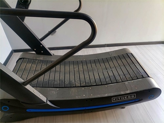 Q235 Equipo de gimnasio comercial Corredor de aire no motorizado Corredera manual Curva 165kg