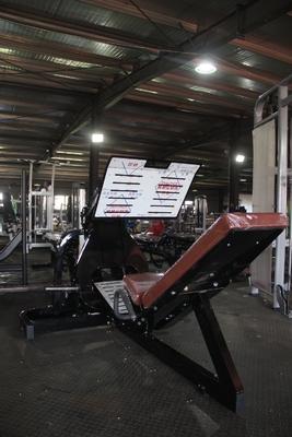 1300*1300*1200 Prensa para piernas de acero Equipo de entrenamiento de fuerza para gimnasio y hogar