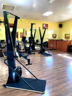 Máquina de entrenamiento cardiovascular de estilo Entrenador de gimnasio integrado para simulación de esquí en interiores