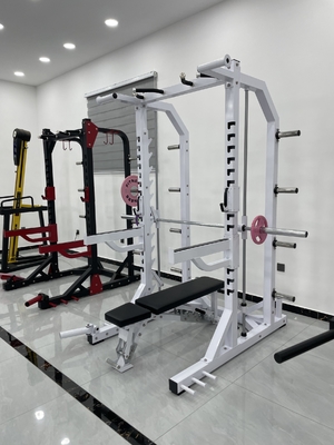Equipo de gimnasio comercial Máquina Smith multifunción con prensa ajustable para patas de polea