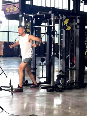 Tubo de acero Q235 Entrenador funcional máquina Smith todo en uno para el fitness integral