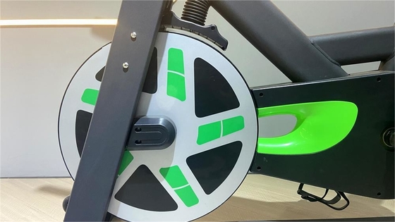 Equipo de gimnasio Flywheel de 18 kg para entrenamiento cardiovascular comercial y fortalecimiento corporal