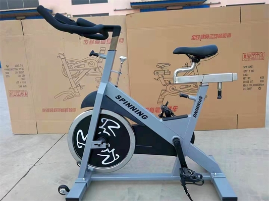 1250*520*1350mm Bicicletas de giro de entrenamiento cardiovascular comercial con altura ajustable