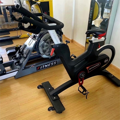 Peso del volante de vuelo 13/15KG Bicicleta de giro interior para entrenamiento físico y cardiovascular comercial