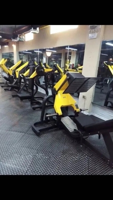 Presión de piernas Hack Cuclillas Placa de entrenamiento de fuerza Máquina cargada 1120 * 1710 * 1170mm Dimensiones