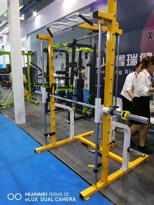 Jaula eléctrica de gimnasio con placas de parachoques y estación de levantamiento de pesas 1370*1970*2200mm
