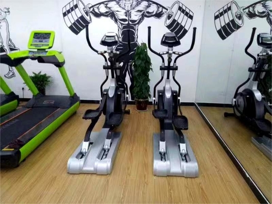 Equipo avanzado de acondicionamiento físico Máquina elíptica para entrenamiento de gimnasio 2100*640*1800
