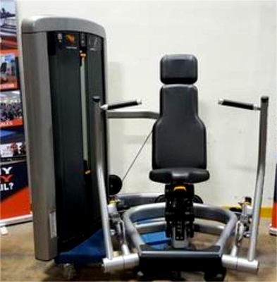 Equipo de gimnasio comercial Prensa de pecho inclinada con logotipo personalizado disponible