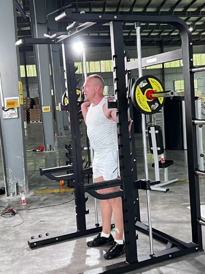 Rectangular tubo de acero Q235 Multifunción Fitness squat rack para el entrenamiento de fuerza