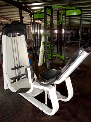 El culturismo y el entrenamiento de fuerza con la máquina de entrenador funcional La combinación perfecta