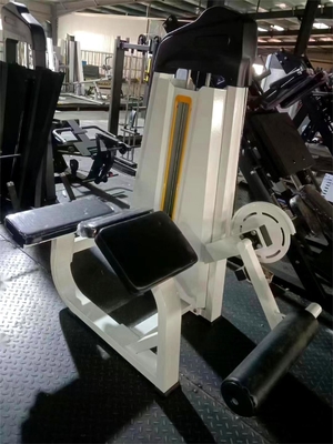 Entrenamiento físico de fuerza Máquina de pilas de pesas para acostarse de piernas inclinadas Ejercicio de rizado