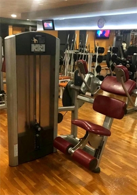 Máquina de entrenamiento de fuerza con resistencia ajustable