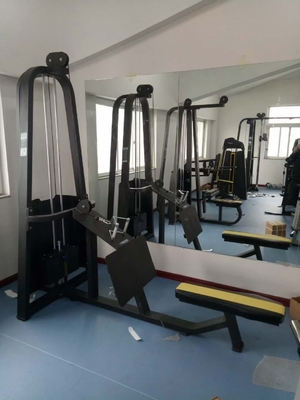 Equipo de gimnasio comercial de acondicionamiento físico sentado en fila baja con logotipo personalizado disponible