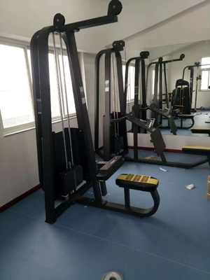 Equipo de gimnasio comercial de acondicionamiento físico sentado en fila baja con logotipo personalizado disponible